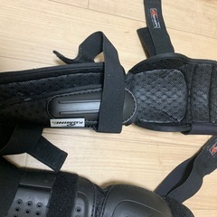 コミネ(KOMINE)バイク用トリプルニープロテクターの画像