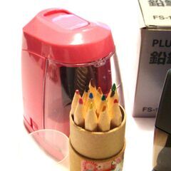 鉛筆削り　手動・電動　色鉛筆１２色　HBえんぴつ６本の画像