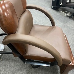 ビューティガレージ　手動シャンプーチェア　シャンプー台　レザーチェア　明るめブラウン④の画像