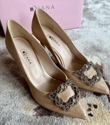 新品未使用DIANA ダイアナ　ビジュー バックルつきハイヒールパンプス24cm