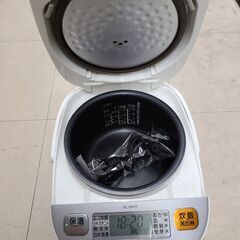J1566【リユースのサカイ柏店】ZOJIRUSHI　ゾウジルシ　3.0合炊きマイコン炊飯ジャー　NL-BA05　ホワイト　2016年製　クリーニング済み　参考価格14,080円の画像
