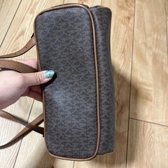 マイケルコースリュックの画像