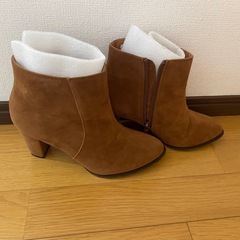 ショートブーツ
の画像