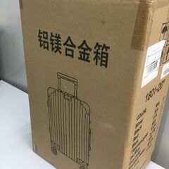 🍀新品・未開封 [Voxkin] スーツケース アルミ合金ボディ キャリーケース TSAロック 機内持ち込み オールアルミ合金 大型 キャリーバッグ 大容量 静音 耐衝撃 軽量 海外旅行 出張 おしゃれ 2泊3日 Sサイズ【管理No1】の画像