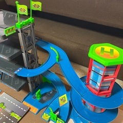 トイザらス5階建てパーキングの画像
