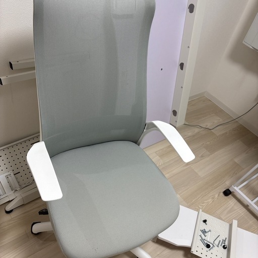 ゲーミングデスク、椅子