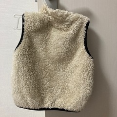 秋冬にぴったりの子ども用ベストの画像