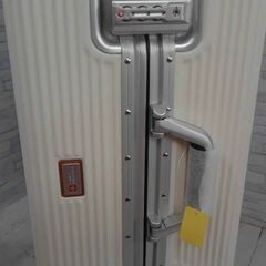 コストコ品番　17733 スイスミリタリー プレミアム Cタイプ 64L SM-C624 ホワイト　A16679の画像