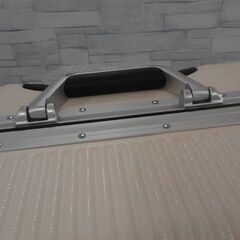コストコ品番　17733 スイスミリタリー プレミアム Cタイプ 64L SM-C624 ホワイト　A16679の画像