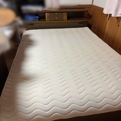 ベッドの画像
