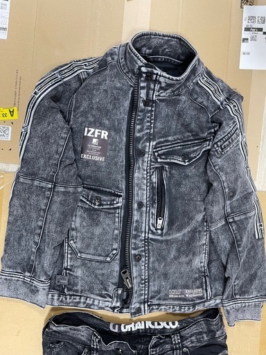 IZFPのメンズ作業着です。