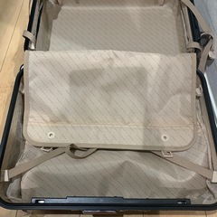 ② 新品未使用鏡面仕上げ　軽量静音ナンバーロックで鍵を持たずに鍵がかけれる値下げしました、TSAロック拡張ファスナー付きフレーム製スーツケース、キャリーケースの画像