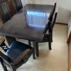 ダイニングテーブル　5人掛けセットの画像