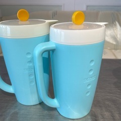 THERMOS 水色とチョコレート色ピッチャー 約1リットル 4個の画像