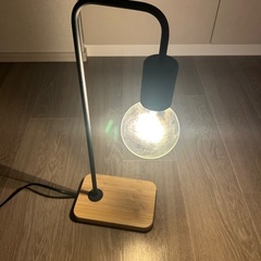 IKEAのテーブルランプの画像