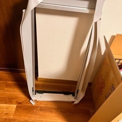 ［10/19まで最終値下げ］窓用エアコンの窓枠の画像
