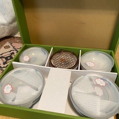 おろし器付　レンジOK蓋付きお皿セット7皿の画像