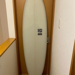 フィン付き　ボンザー　ミッドレングス　サーフボード　サーフィンの画像