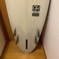 フィン付き　ボンザー　ミッドレングス　サーフボード　サーフィンの画像