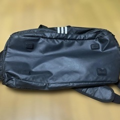 adidas バッグの画像