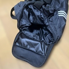 adidas バッグの画像