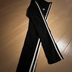adidasレギンス　ブラックの画像