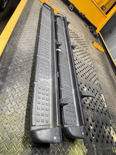 ハイラックスサーフ215 純正サイドステップ