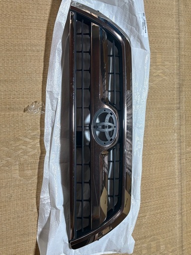 ハイラックスサーフ215 純正グリル