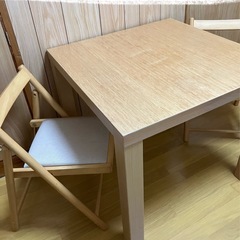 【取引中】ニトリ　ダイニング　2人掛け　椅子セットの画像