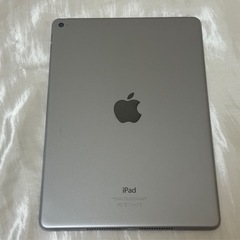 iPad Air 2 32GB ☆透明のケース付き☆の画像