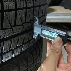 185/60r15スタッドレスタイヤダンロップ2024年製とホイール4本セットの画像