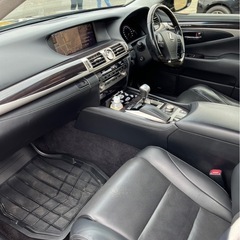 希少サンルーフ‼️LS600H後期ハイブリッド車検満タンの画像