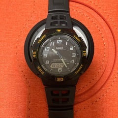 ソーラー☀️カシオ AQ-S800w 腕時計、カシオコレクション、マルチカラー（ブラック / ホワイト） の画像