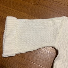 ゆったりシルエットのニットの画像