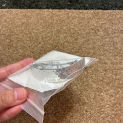 【新品・未使用】SMELLY シルバーバレッタの画像