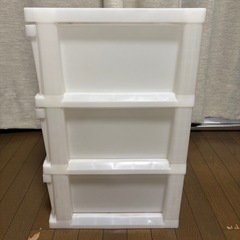 0円　衣類ケース　
3段の画像