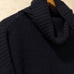 ❄️【あったか可愛い2点セット】GRLネイビータートルニット×授乳対応マタニティカーディガンの画像