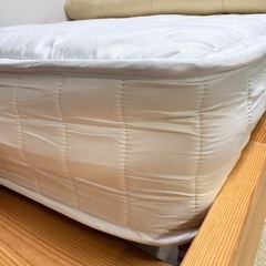 シングルベッドとマットレスのセットの画像