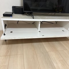 大理石柄テレビボード の画像