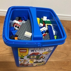 LEGO 基本の赤と青のバケツの画像