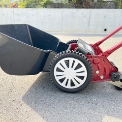 手動芝刈機、小型電動芝刈機セットの画像