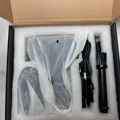 【超美品】電動エアダスター 3段階風力 強力 長時間使用 5種類ノズル LEDライトの画像