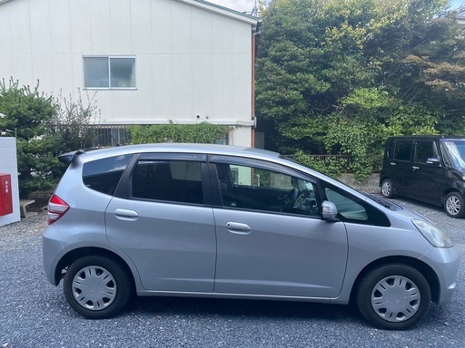 ホンダフィット1.3G 2010年式車検2年間
付 ホンダ フィット 1.3 G CVT (2010年10月～2012年04月)カタログ・燃費