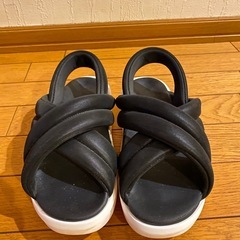 NIKE air max ISLA ナイキ エアマックスアイラ サンダル　23cm  
ブラックホワイト　の画像