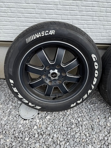 ハイエース　17インチ　タイヤホイール　4本セット