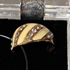 新品【ノーブランド】ジュエリー　リング　指輪　伊勢丹百貨店にて入手　輝くストーンの画像