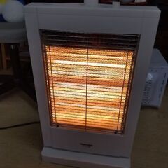 極上美品　2秒速暖　耐熱ガラス搭載　省エネ　電気ストーブ　ハロゲンヒーター　ストーブの画像