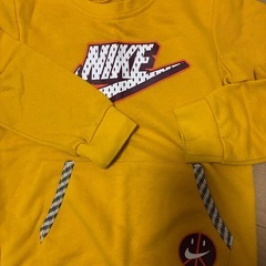 NIKE トレーナーの画像