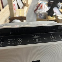 【美品】シャープ製　加湿空気清浄機KC-P50-Wの画像