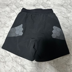 UNDER   ARMOUR ハーフパンツ      の画像